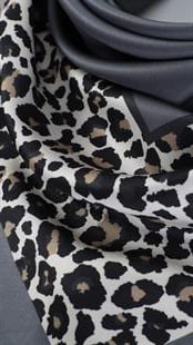 Leopar Desenli İthal İpek Saten Eşarp