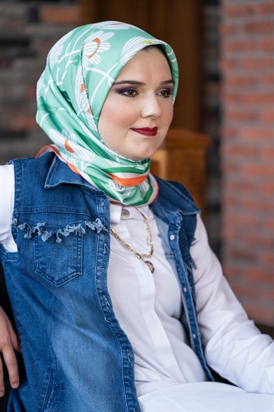 Daphne Twill Scarf Green