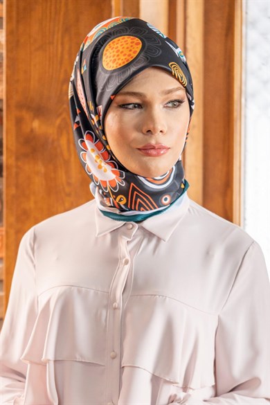 Polina Twill Scarf Black