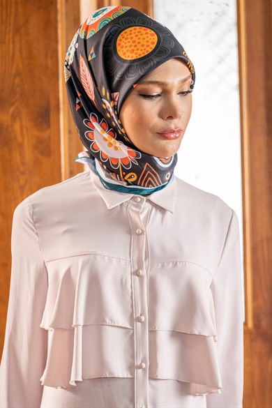 Polina Twill Scarf Black