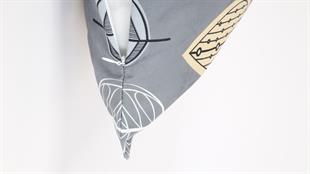 Yaprak Desenli Gri Süet Yastık /Kırlent Kılıfı 48x48 cm