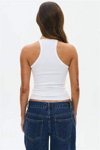 Beyaz Basic Vücuda Oturan Kolsuz Kadın Atlet MG2639