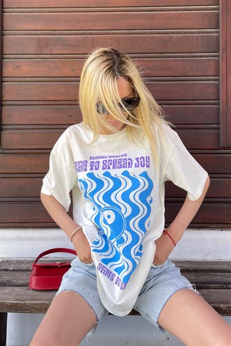 Women Printed White Over Fit T-Shirt MG1500