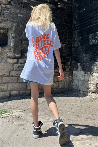 Beyaz Baskılı Oversize Yuvarlak Yaka Kadın Tişört