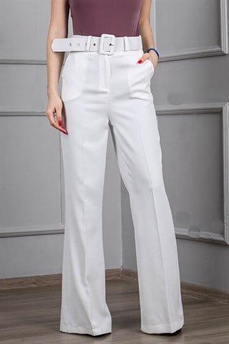 Beyaz Kemerli İspanyol Paça Kadın Pantolon MG1640