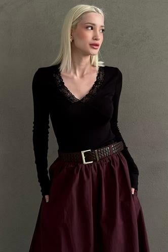 Siyah V Yaka Dantelli Kadın Bluz MG2633