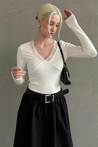 Beyaz V Yaka Dantelli Kadın Bluz MG2633