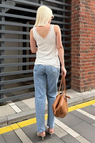 Beyaz V Yaka Dantelli Kadın Bluz Mg2426