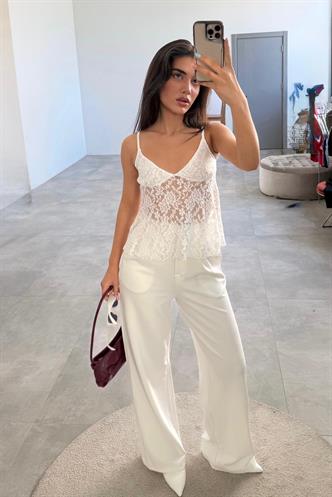 Beyaz Askısı Ayarlanabilir Dantelli Bluz MG2348