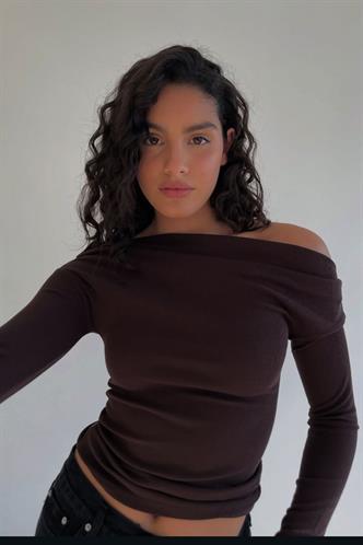 Kahverengi Kadın Off Shoulder Uzun Kollu Bluz MG2567