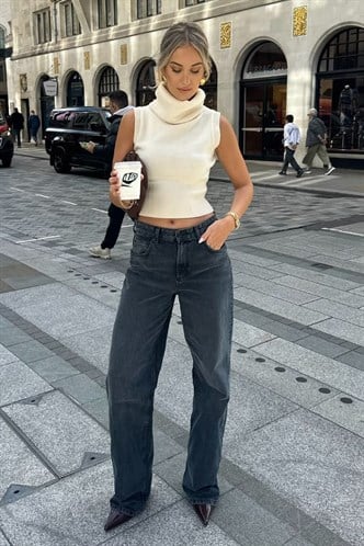 Beyaz Aura Kolsuz Balıkçı Yaka Triko Bluz MG2825