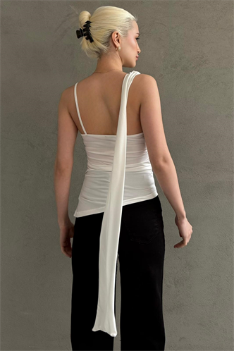 Beyaz Degaje Yaka Atkılı Şık Kadın Bluz MG2650