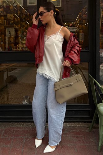 Beyaz Dantelli Asimetrik Kesim Saten Bluz MG2694