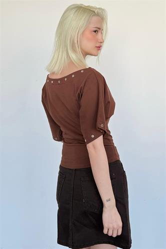Kahverengi Off Shoulder Metal Detaylı Kadın Bluz MG2671