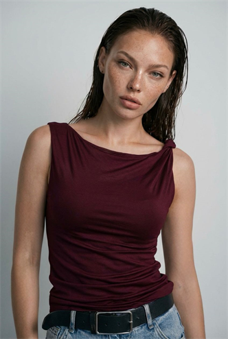 Bordo Omzu Büzgülü Kadın Şık Bluz MG2688