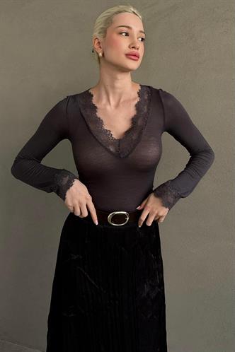 Füme V Yaka Dantelli Transparan Kadın Bluz MG2662