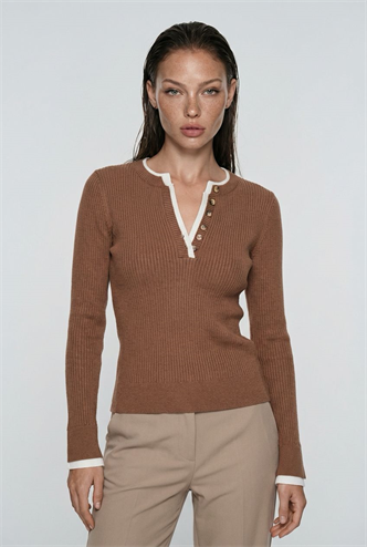 Kahverengi  Düğmeli Yaka Uzun Kollu Fitilli Slim Fit Kadın Body MG2729