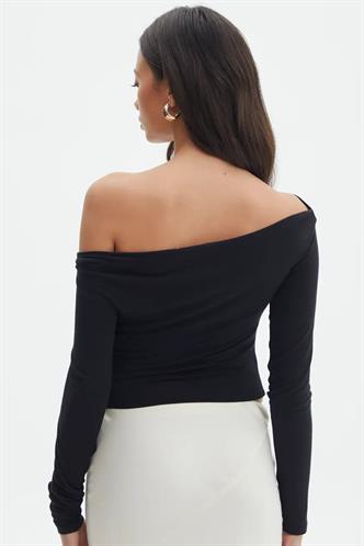 Siyah Kayık Yaka Büzgülü Kadın Bluz MG2050