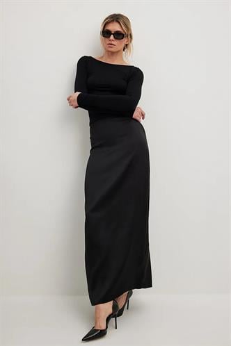 Siyah Kayık Yaka Basic Kadın Bluz MG1997