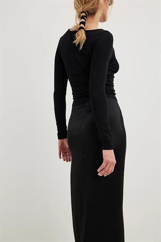 Siyah Kayık Yaka Basic Kadın Bluz MG1997