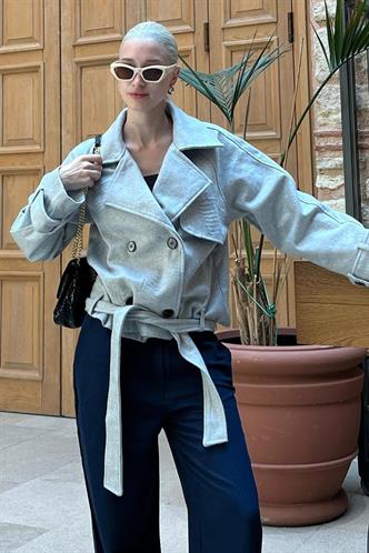 Gri Düğmeli Kruvaze Yaka Kısa Kemerli Ceket MG2174