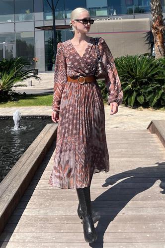 Turuncu V Yaka Beli Lastikli Desenli Şifon Elbise MG2225