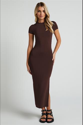 Kahverengi Basic Yarım Balıkçı Yırtmaçlı Uzun Elbise MG1989