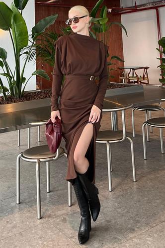 Kahverengi Vatkalı Uzun Kemerli Elbise MG2223