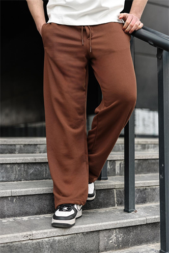 Acı Kahverengi Rahat Kesim Yırtmaç Detaylı Erkek Eşofman Altı E6587