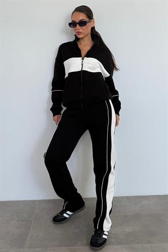 Siyah Dik Yaka Fermuarlı Şeritli Eşofman Takımı MG2216