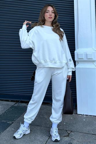 Beyaz Bisiklet Yaka Arma Detaylı Kadın Eşofman Takımı MG2186