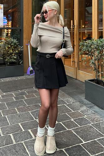 Siyah Önü Pileli Kemerli Kadın Şort Etek MG2299