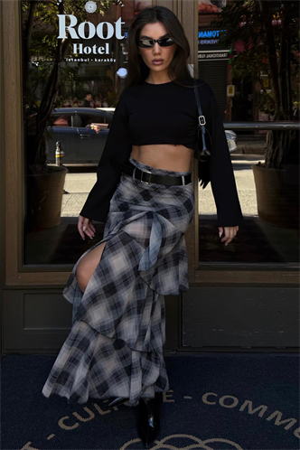 Siyah Kemerli Yırtmaçlı Ekose Desen Volanlı Etek MG2715 