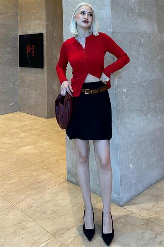 Siyah Pileli Kemerli Şortlu Kadın Etek MG2247