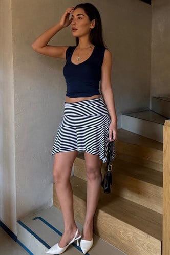 Lacivert Çizgili Asimetrik Çizgili Etek MG2698