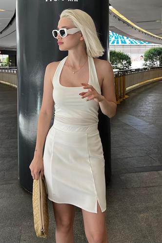 Beyaz Yüksek Bel Önden Yırtmaçlı Kısa Etek MG2086