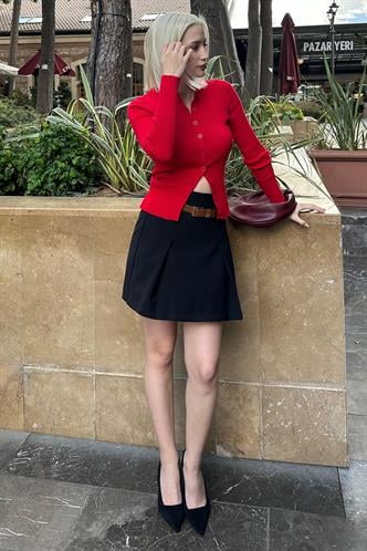 Siyah Pileli Kemerli Şortlu Kadın Etek MG2247