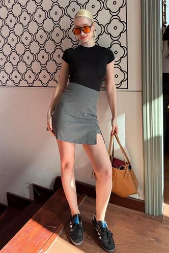 Gri Yırtmaç Detaylı Kadın Şort Etek MG2315