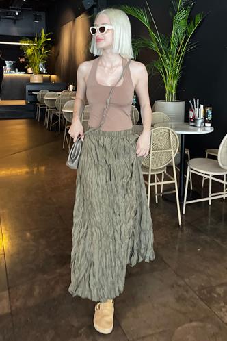 Yeşil Beli Lastikli Buruşuk Mikro Uzun Kadın Etek MG2155