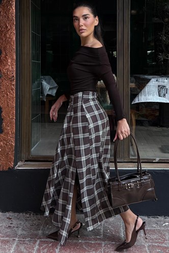 Kahverengi Ekose Desenli Yırtmaç Detaylı Kruvaze Midi Kadın Etek MG2690