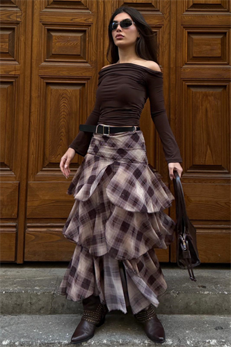 Kahverengi Kemerli Yırtmaçlı Ekose Desen Volanlı Etek MG2715 