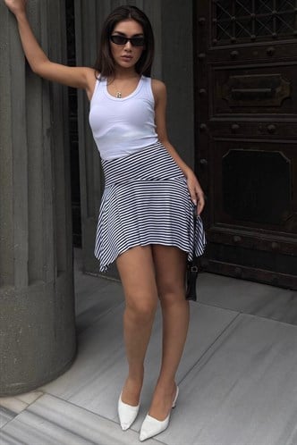 Siyah Çizgili Asimetrik Çizgili Etek MG2698