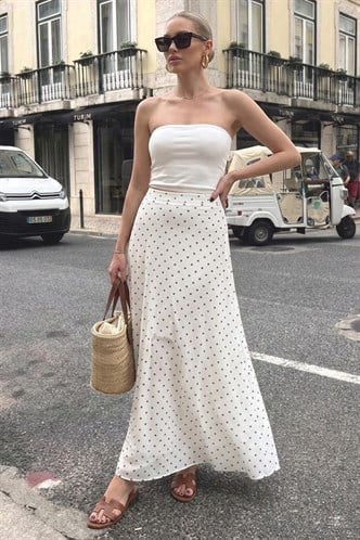 Beyaz Minimal Puantiye Desen Şifon Astarlı Etek MG2821