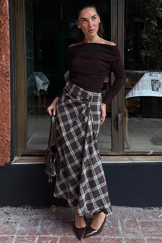 Kahverengi Ekose Desenli Yırtmaç Detaylı Kruvaze Midi Kadın Etek MG2690