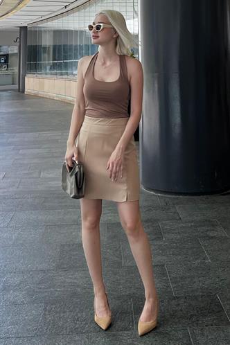 Bej Yüksek Bel Önden Yırtmaçlı Kısa Etek MG2086