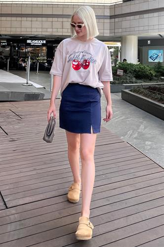 Lacivert Yüksek Bel Önden Yırtmaçlı Kısa Etek MG2086