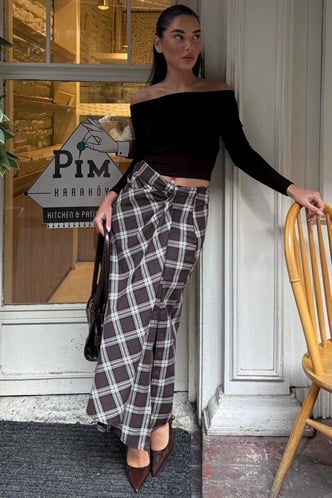 Kahverengi Ekose Desenli Yırtmaç Detaylı Kruvaze Midi Kadın Etek MG2690