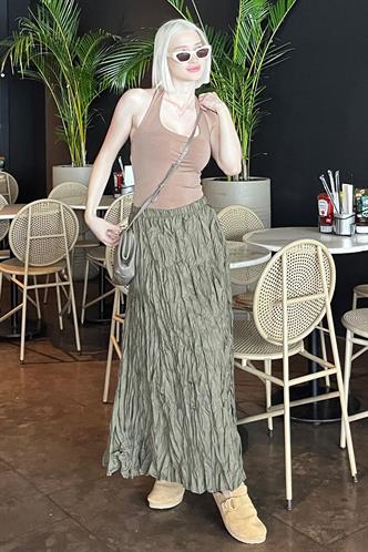 Yeşil Beli Lastikli Buruşuk Mikro Uzun Kadın Etek MG2155