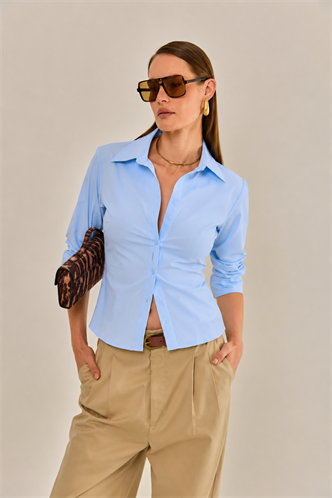 Açık Mavi Vücuda Oturan Slim Fit Kadın Gömlek MG2659