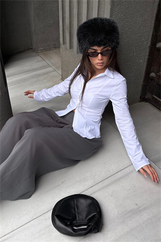 Beyaz Vücuda Oturan Slim Fit Kadın Gömlek MG2659